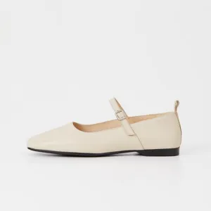 DELIA Off-White Mary Jane Ballet Flats