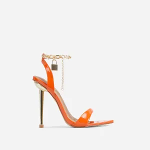 Front-row Chain Padlock Detail Clear Pointed Toe Metallic Heel